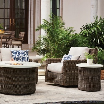 Oasis Swivel Glider Lounge Chair