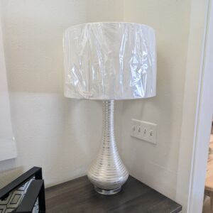 Pearl Teardrop Lamp